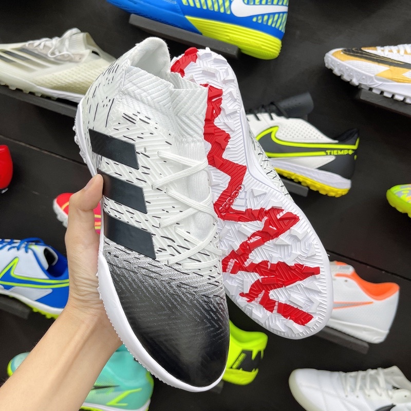 Giày Đá Banh Nemeziz Tango 18.3 Trắng Đen