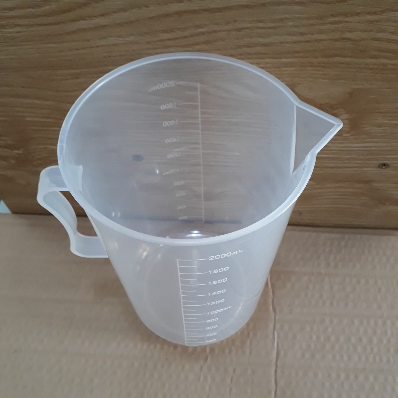 CA ĐONG ĐỊNH LƯỢNG NHỰA CÓ VẠCH CHIA 2LIT
