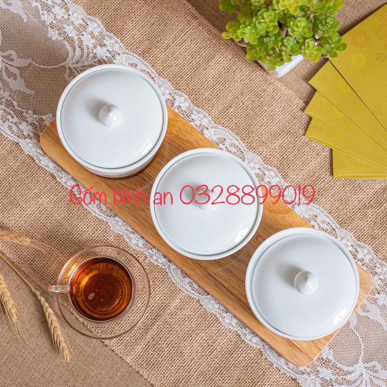 khay mứt tết bằng gốm sứ kèm đế gỗ