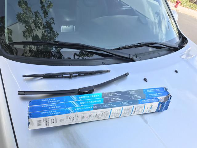 Chổi Gạt Mưa Xe Hyundai Elantra 2014 đến 2021- Bộ 2 Cái Gạt Mưa Silicon Chuẩn Hãng DOLY Gạt Nước Sạch, Êm Ko Gây Tiếng Ồn, Lắp Đặt Đơn Giản