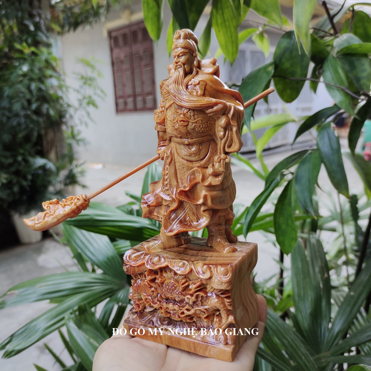 Tượng quan công gỗ huyết long đế rồng (mẫu mới)