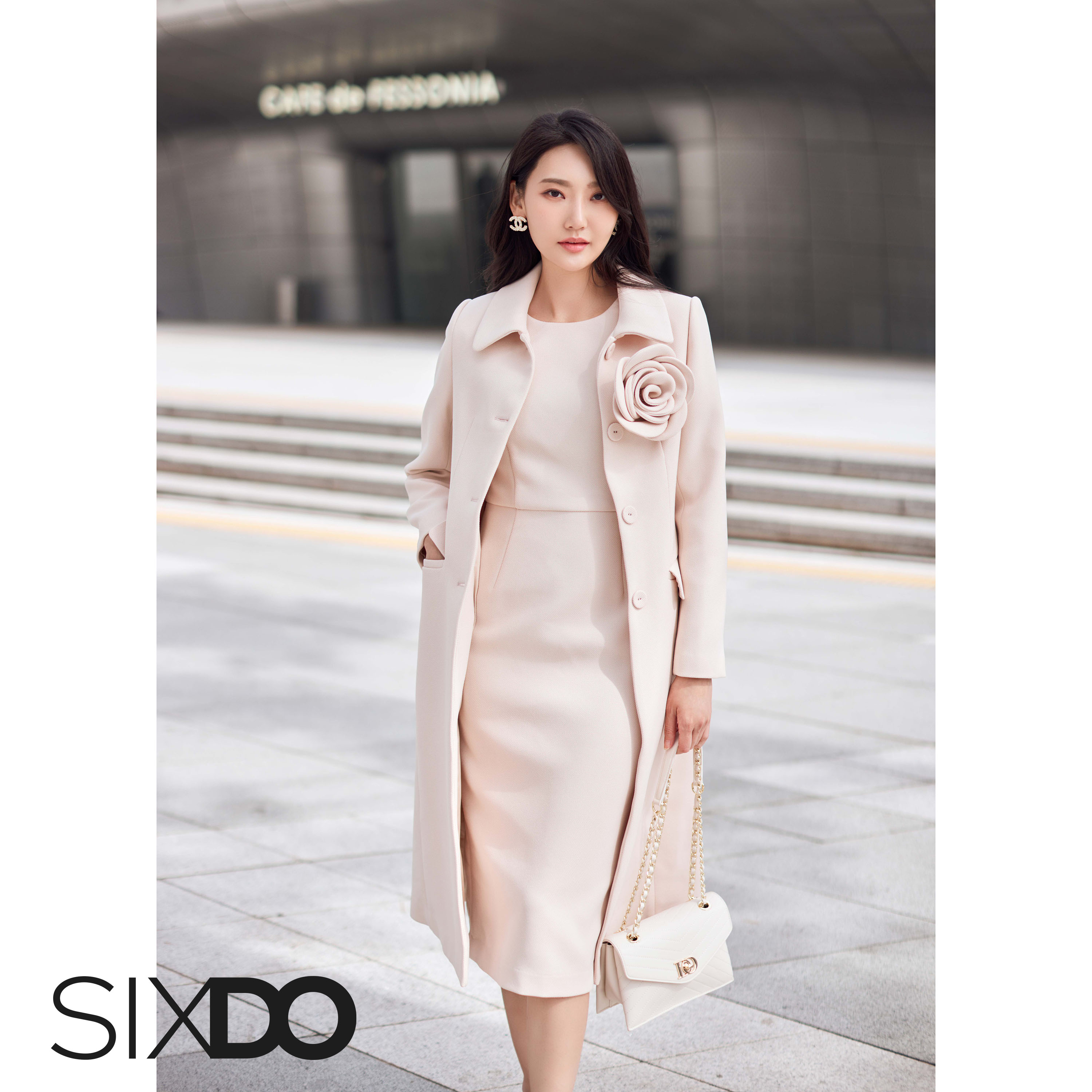 Đầm be dáng ôm thanh lịch SIXDO (Beige Midi Woven Dress)