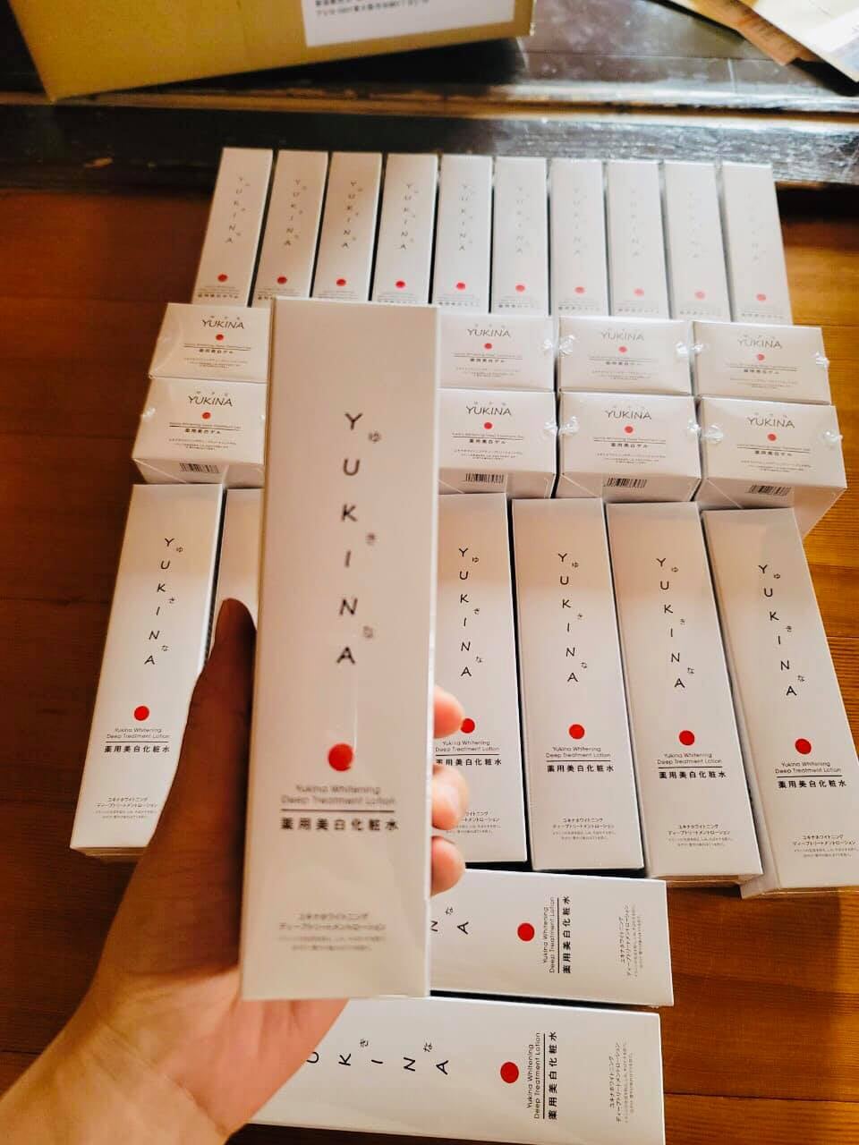 Gel Yukina Whitening Deep Treatment 50g