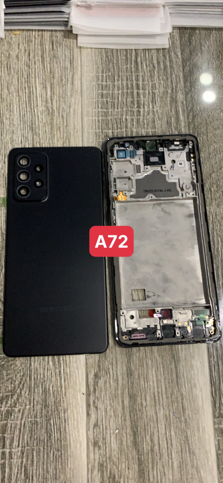 Bộ vỏ samsung A72 ( gồn,sườn,lưng viền.kính cam,nút bấn