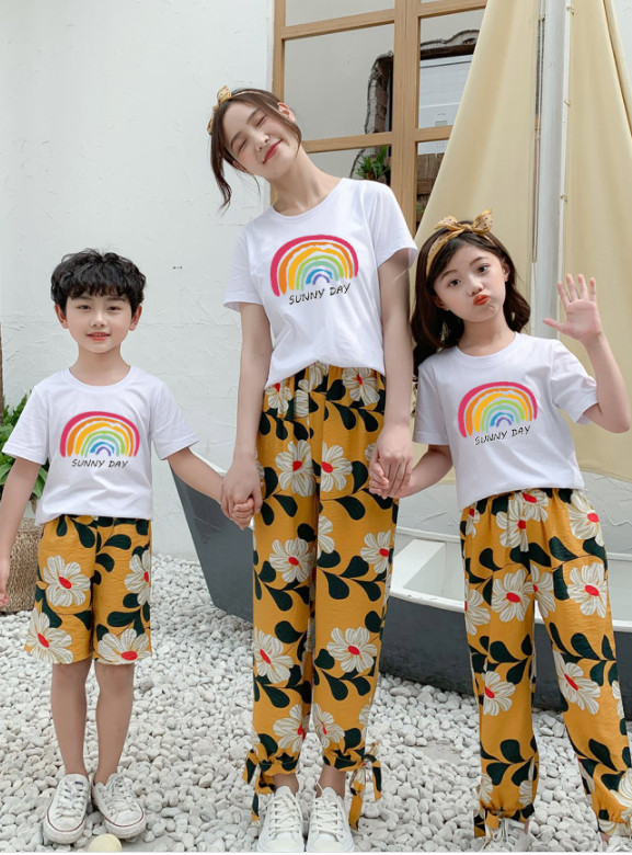 Sunny Day Rainbow Pattern Mother and Baby Couple T-Shirts, All Sizes from 6-90kg, Made of Smooth, Cool Cotton.