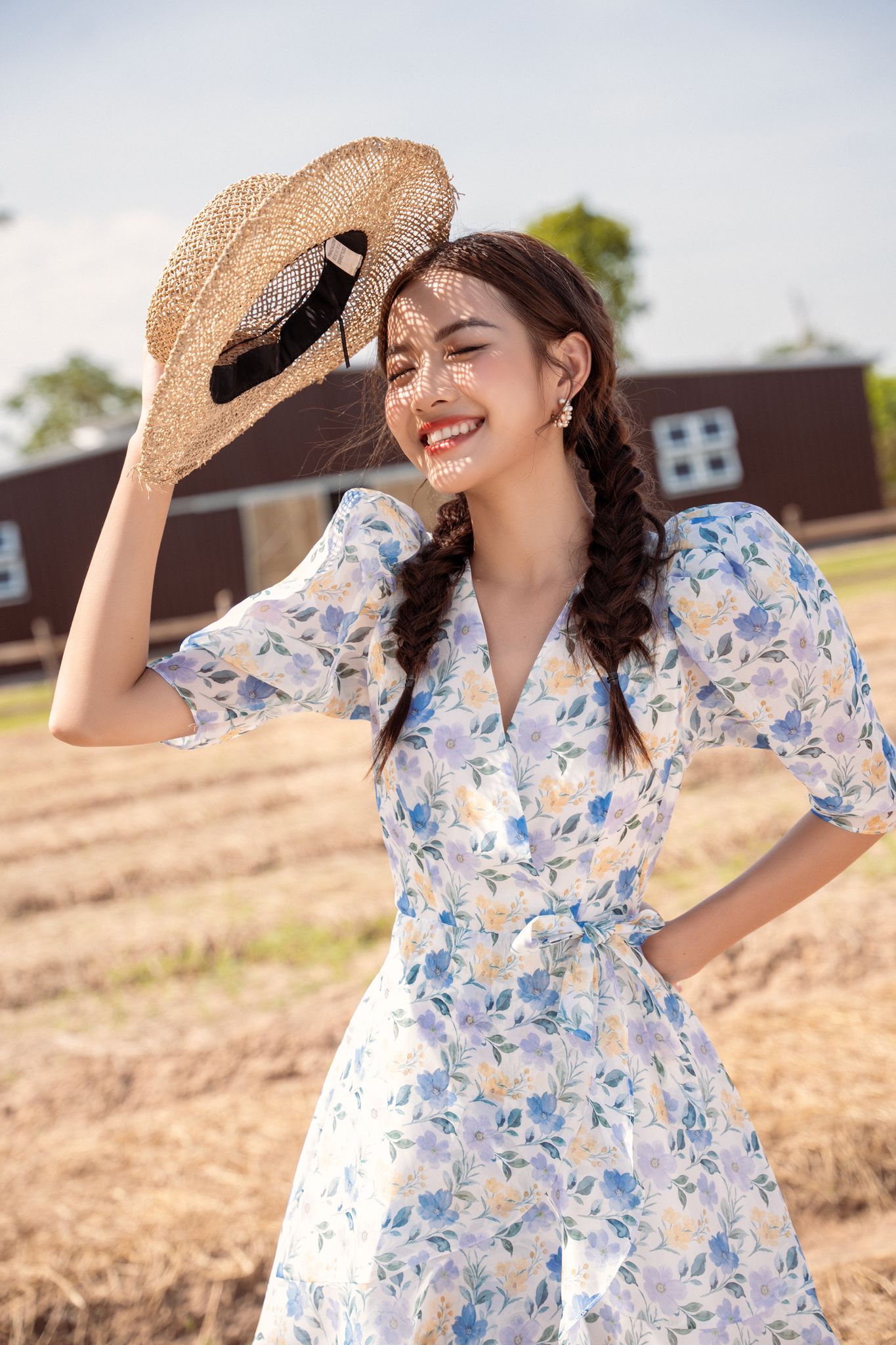 Chỉ 12/12 Sale upto 50% Voucher 15% OLV - Đầm Charme Wrap Side Dress