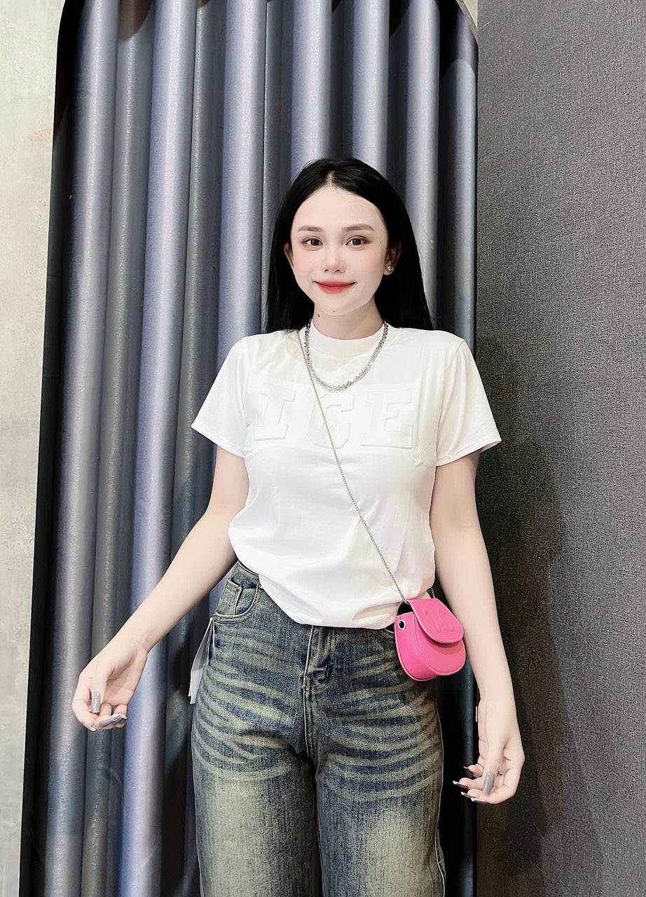 Áo thun nữ dáng ôm body tay ngắn chữ dập nổi