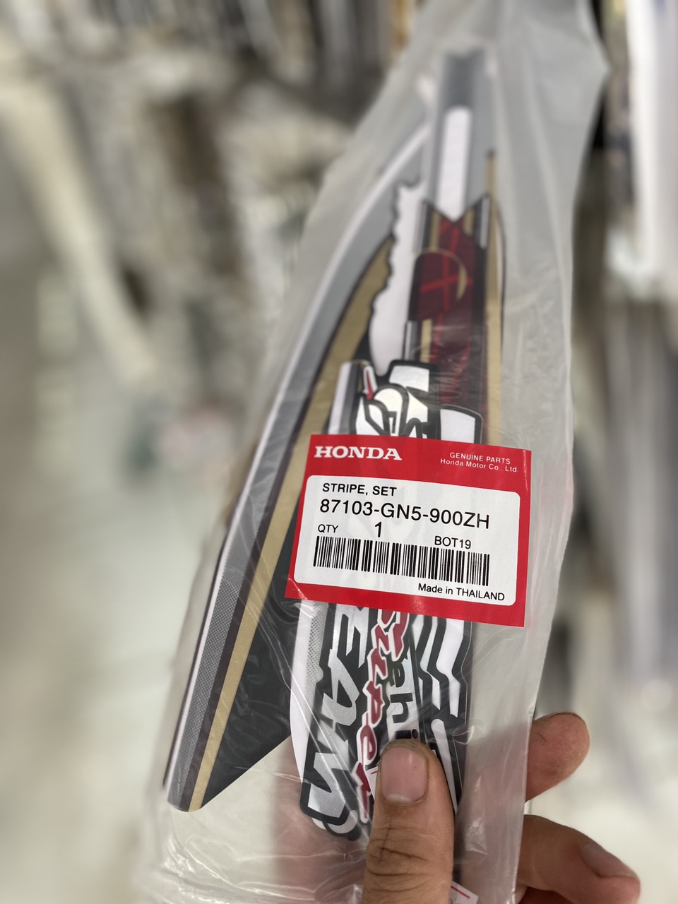 Tem thái Super Dream 2010 màu đỏ