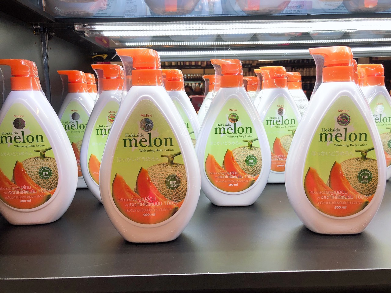 [HCM]Sữa dưỡng thể trắng da  Mistine Hokkaido Melon -500ml