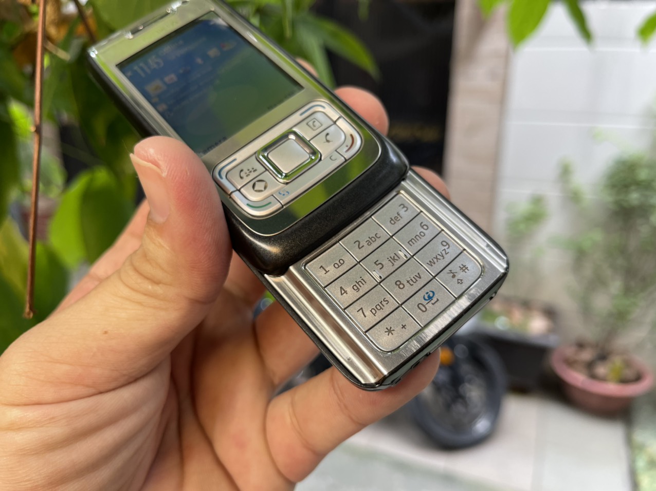 LK Điện thoại Nokia E65 chính hãng màu bạc