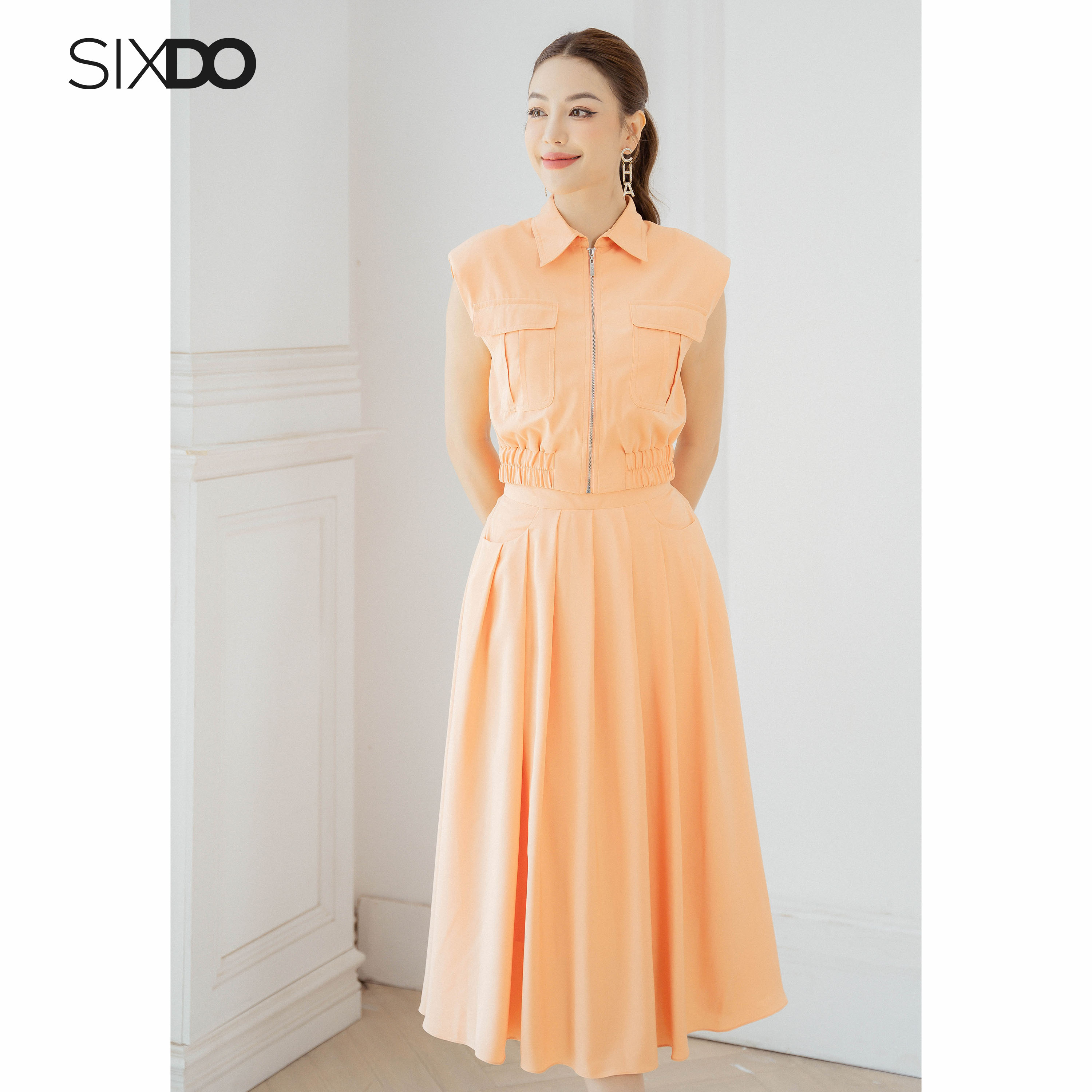 Áo lụa kiểu nữ sát nách bo chun SIXDO (Silk Top)