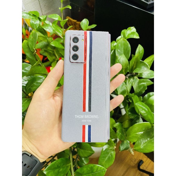 Dán Skin 3M Galaxy Fold 2 Thom Browne - Tặng bộ dụng cụ dán