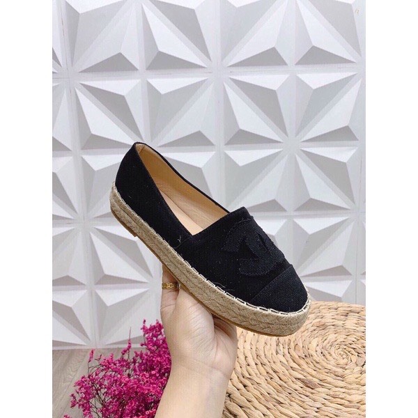 giày lười chanel đen da nỉ đế cói