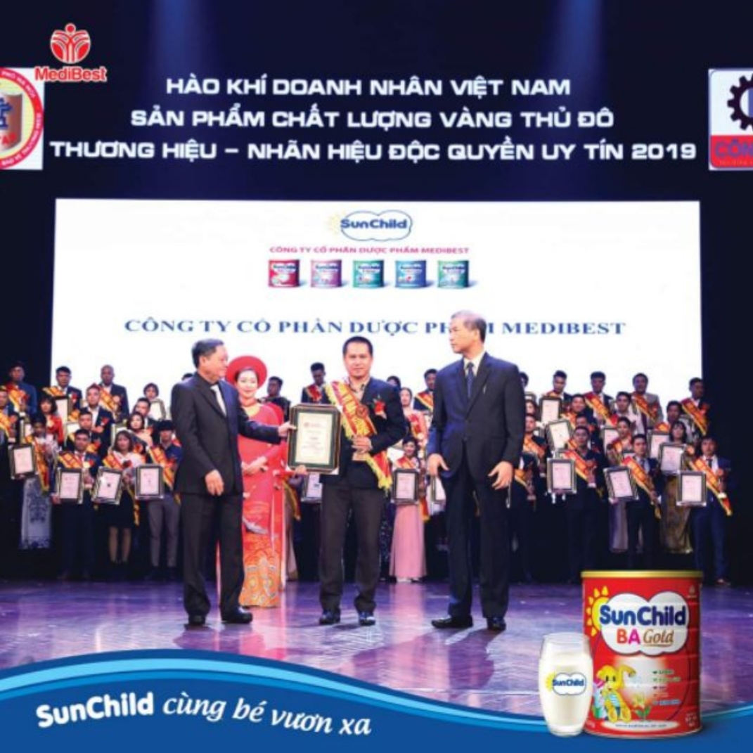 Sữa bột dinh dưỡng SUNCHILD COLOS 0+ ( BỔ SUNG SỮA NON , IgG 1400+ lon 800gr dành cho bé từ 0- 12 tháng)