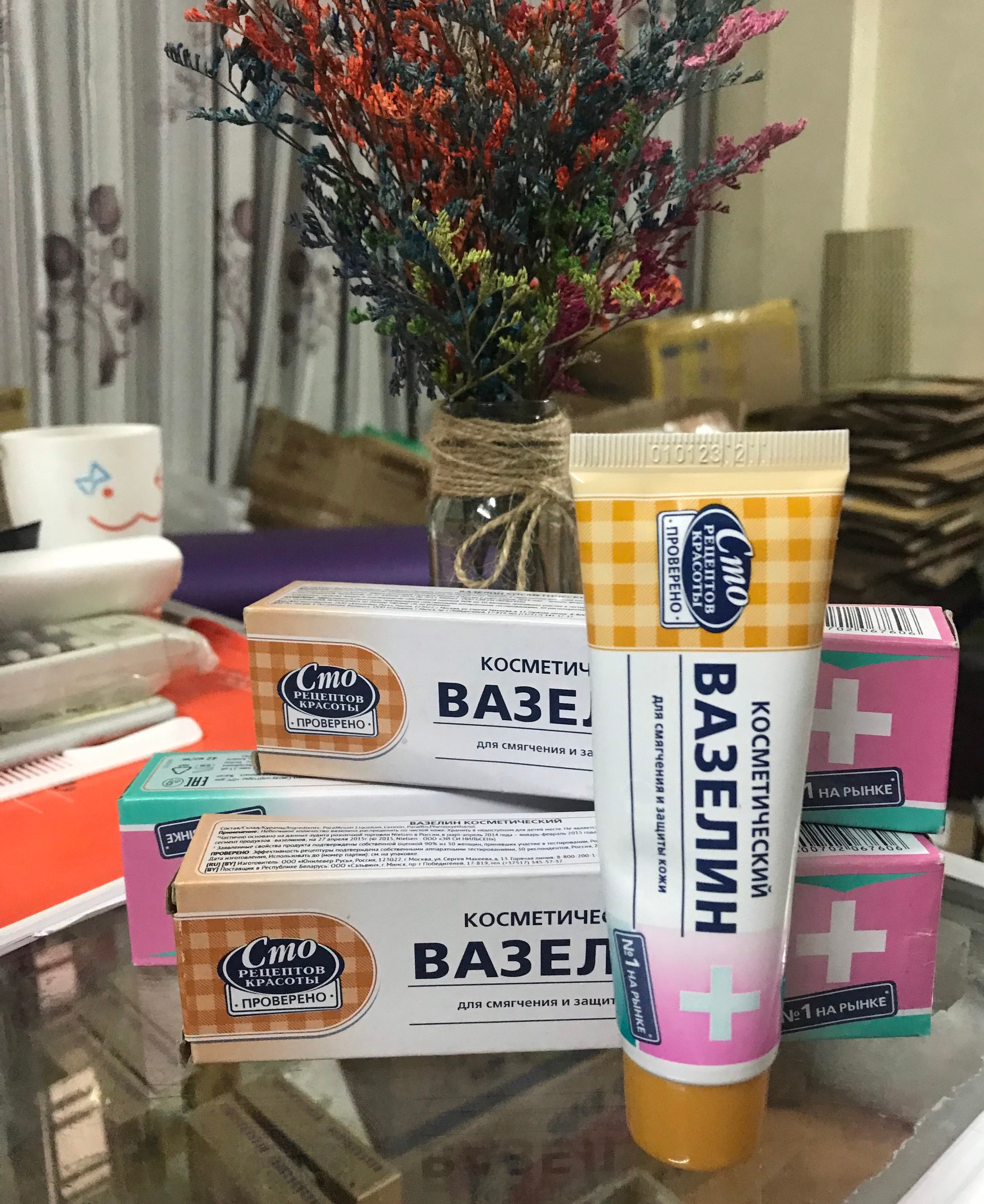 TUÝP VASELINE NGA DÙNG TRONG PHUN XĂM, MAKE UP VÀ CHĂM SÓC DA