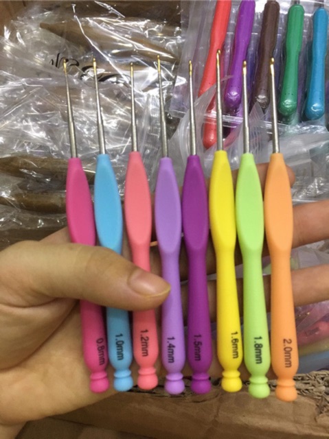 Bộ kim móc ren 8 cây cán nhựa
