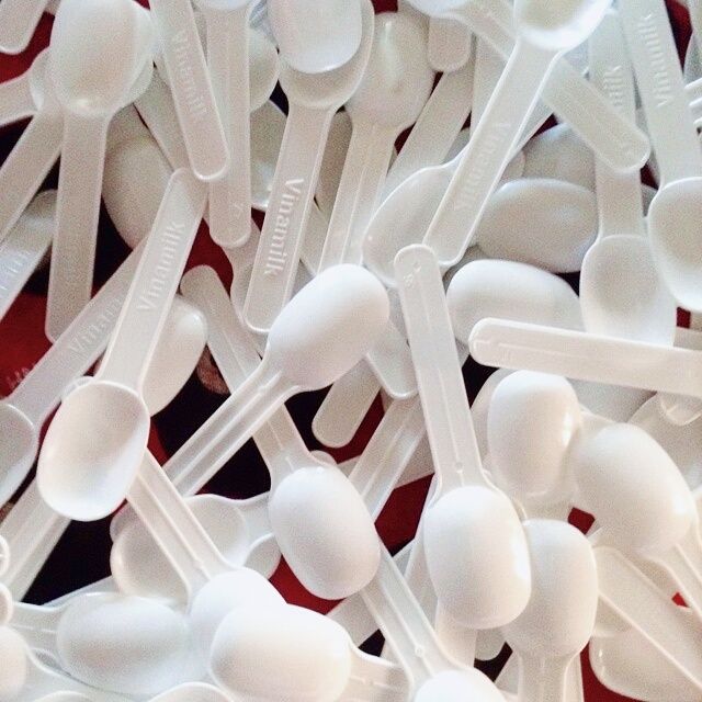 Thìa sữa chua trắng đẹp (500 gram) | Disposable, small plastic spoons