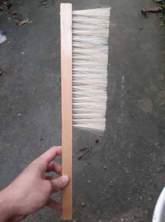 Chổi quét ong mật, chổi vệ sinh thùng ong mật
