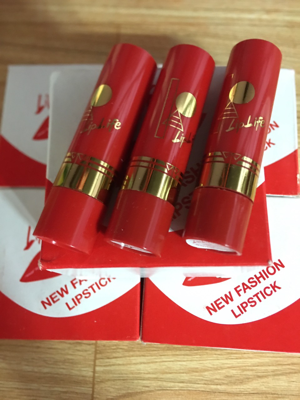 Son gió lì Thái Lan Lip Life 60K /12 THỎI