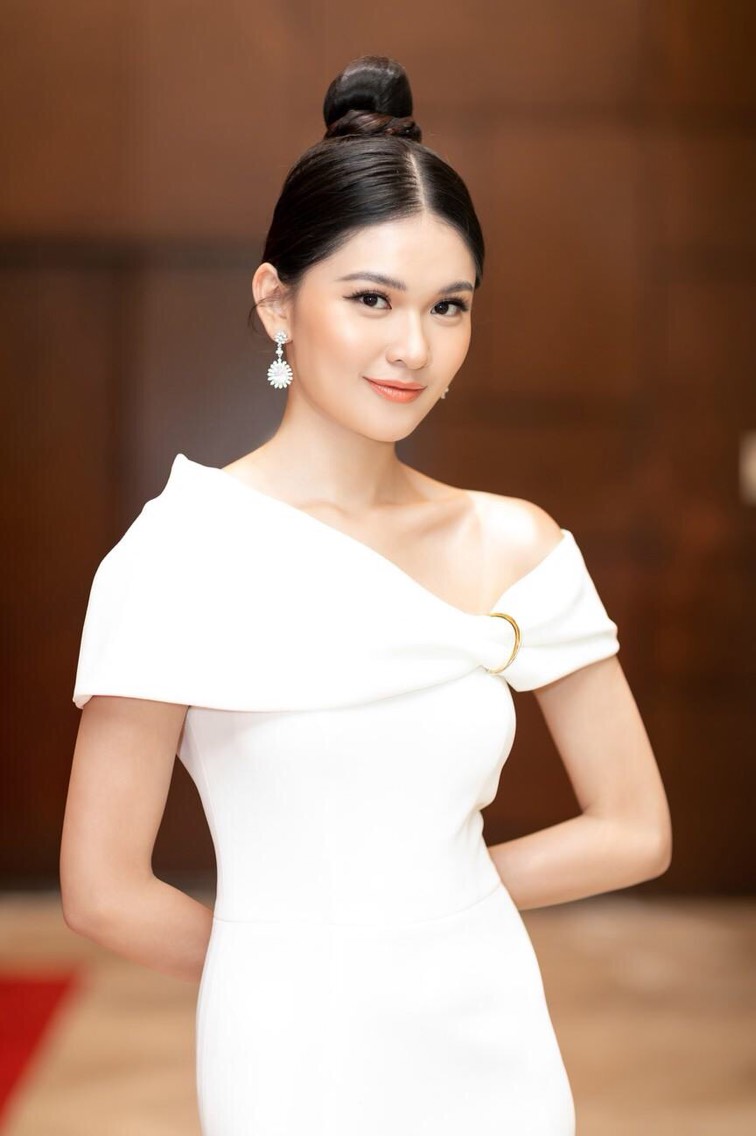 Đầm Dạ Hội Đuôi Cá Trễ Vai
