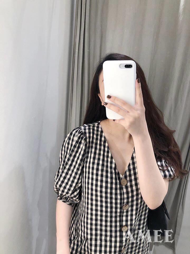 Váy bầu kẻ đen duy dọc cổ tim V