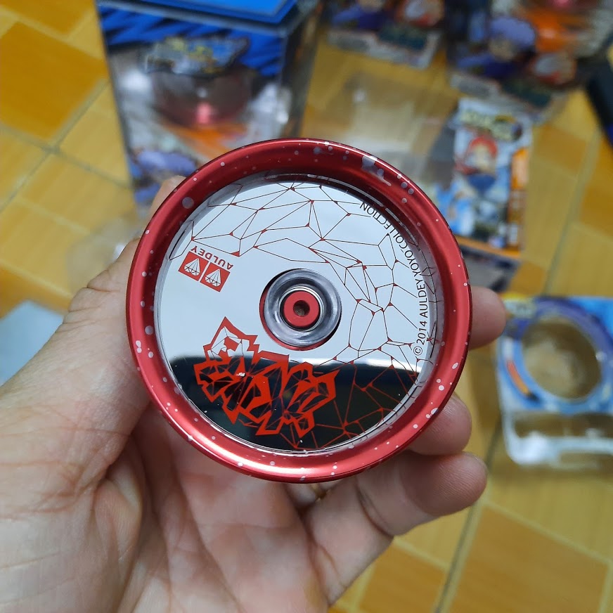 Đồ chơi con quay tuyệt đỉnh yoyo Thần hổ lửa, xích hỏa cuồng long cao cấp mã 676106 bằng nhựa hãng Auldey