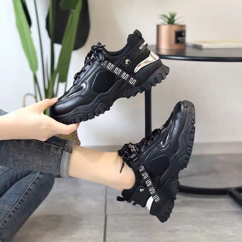 GIÀY THỂ THAO TEM GÓT BẠC SIÊU HÓT