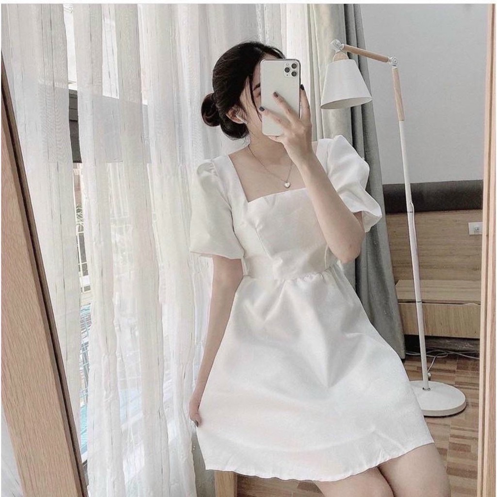 Đầm trắng cổ vuông form ngắn