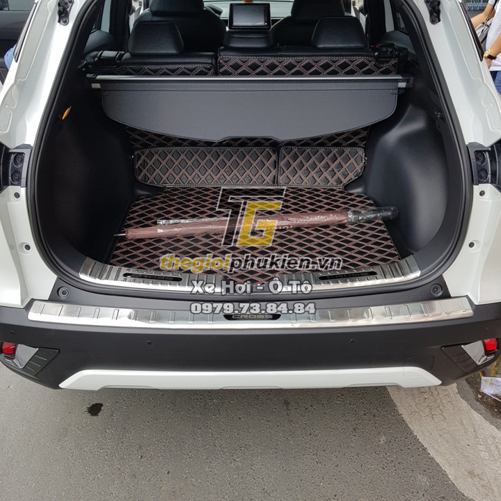 Ốp chống trầy bậc cốp INOX Toyota Corolla Cross - Cả Bộ