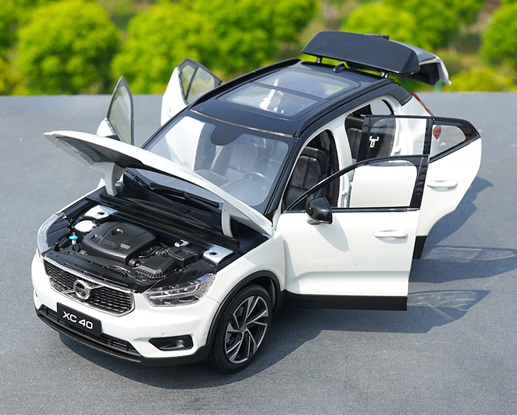 [HCM]Mô hình xe Volvo XC40 tỉ lệ 1/18