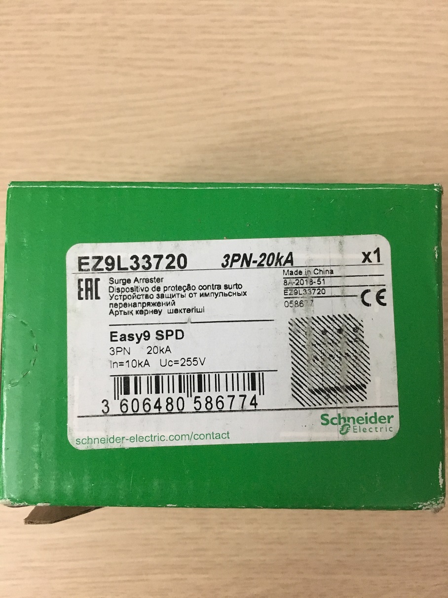 Chống sét lan truyền Schneider Easy9 SPD 3P+N EZ9L33720