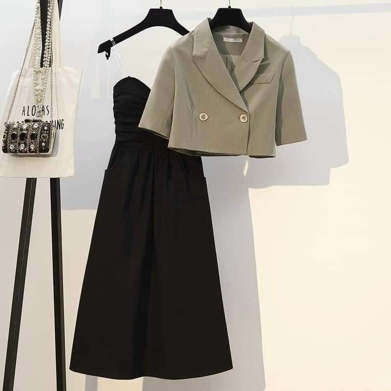 Set đầm 2 dây nhún ngực kèm áo khoác croptop tay ngắn chuẩn phong cách Hàn xẻng cho mấy nàng