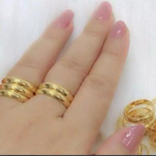 Nhẫn trơn 2 chỉ mạ vàng khắc 9999 không đen