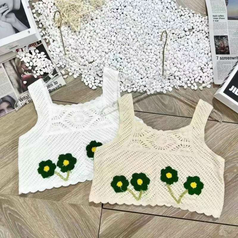 Áo len móc hai dây croptop thêu hoa phong cách Hàn Quốc