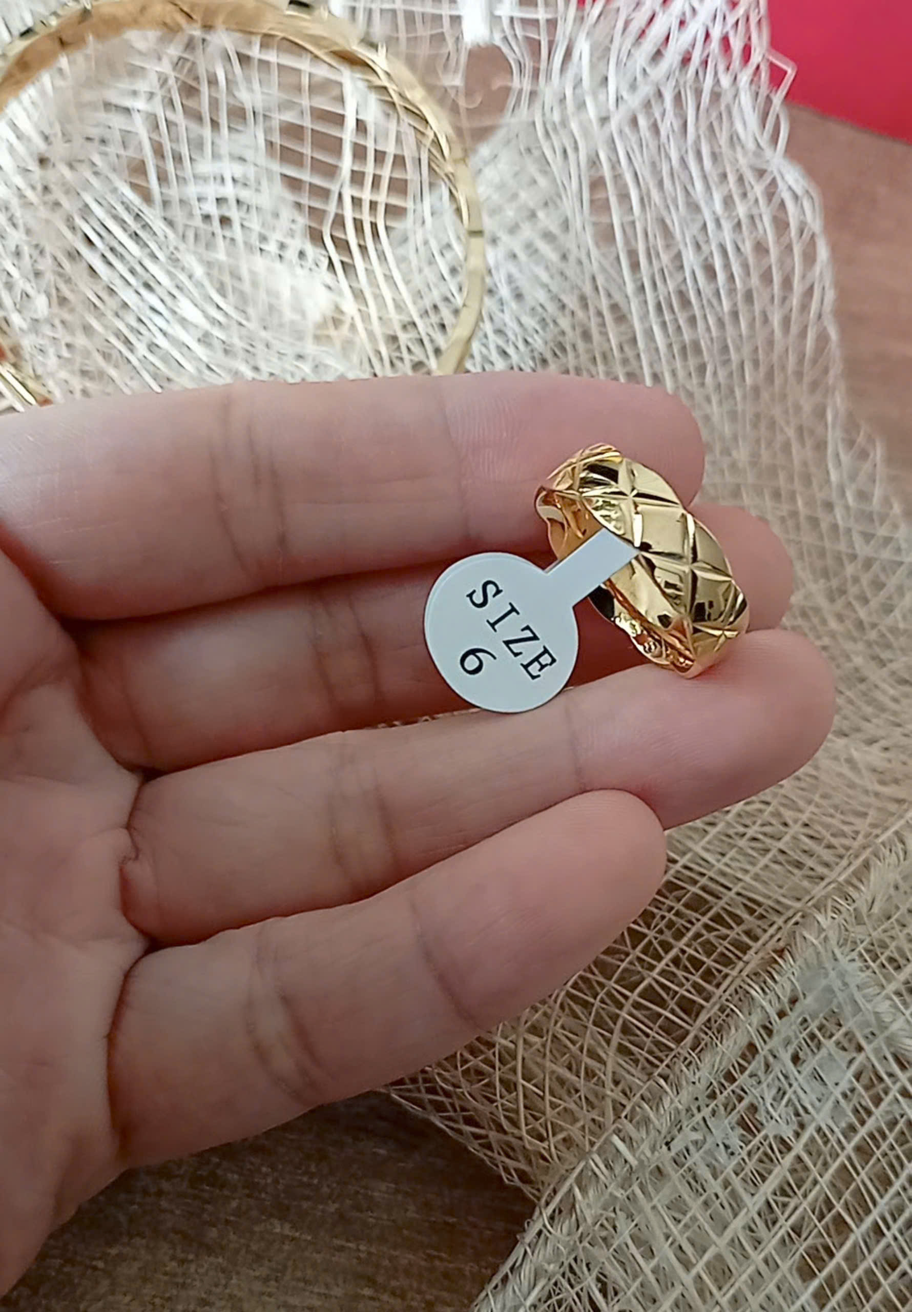 NHẪN TITAN MẠ VÀNG KIỂU BẢN TO