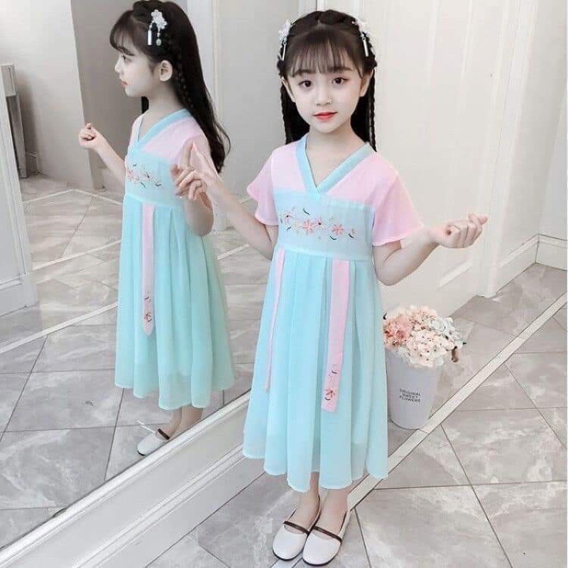 Sét váy cổ trang bao gồm phụ kiện cho bé