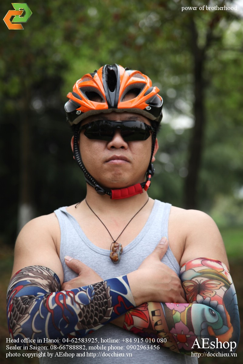 tất tay che cánh tay hình xăm