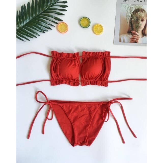 Bikini 2 mảnh đỏ sexy nhún ngực.