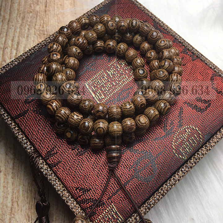 Tràng đeo tay 108 hạt gỗ mun vân lông công - Chuỗi đeo tay gỗ 108 hạt 6 ly - Vòng phong thủy quấn tay mang lại bình an và may mắn