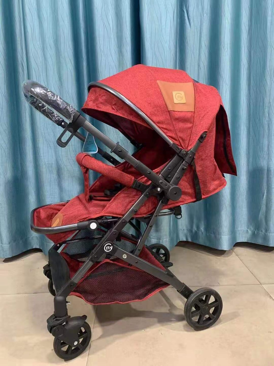 Xe đẩy em bé 3 tư thế gấp gọn, siêu nhẹ, trọng tải 50kg, Hãng FLY thiết kế Đức với tay kéo vali tiện lợi