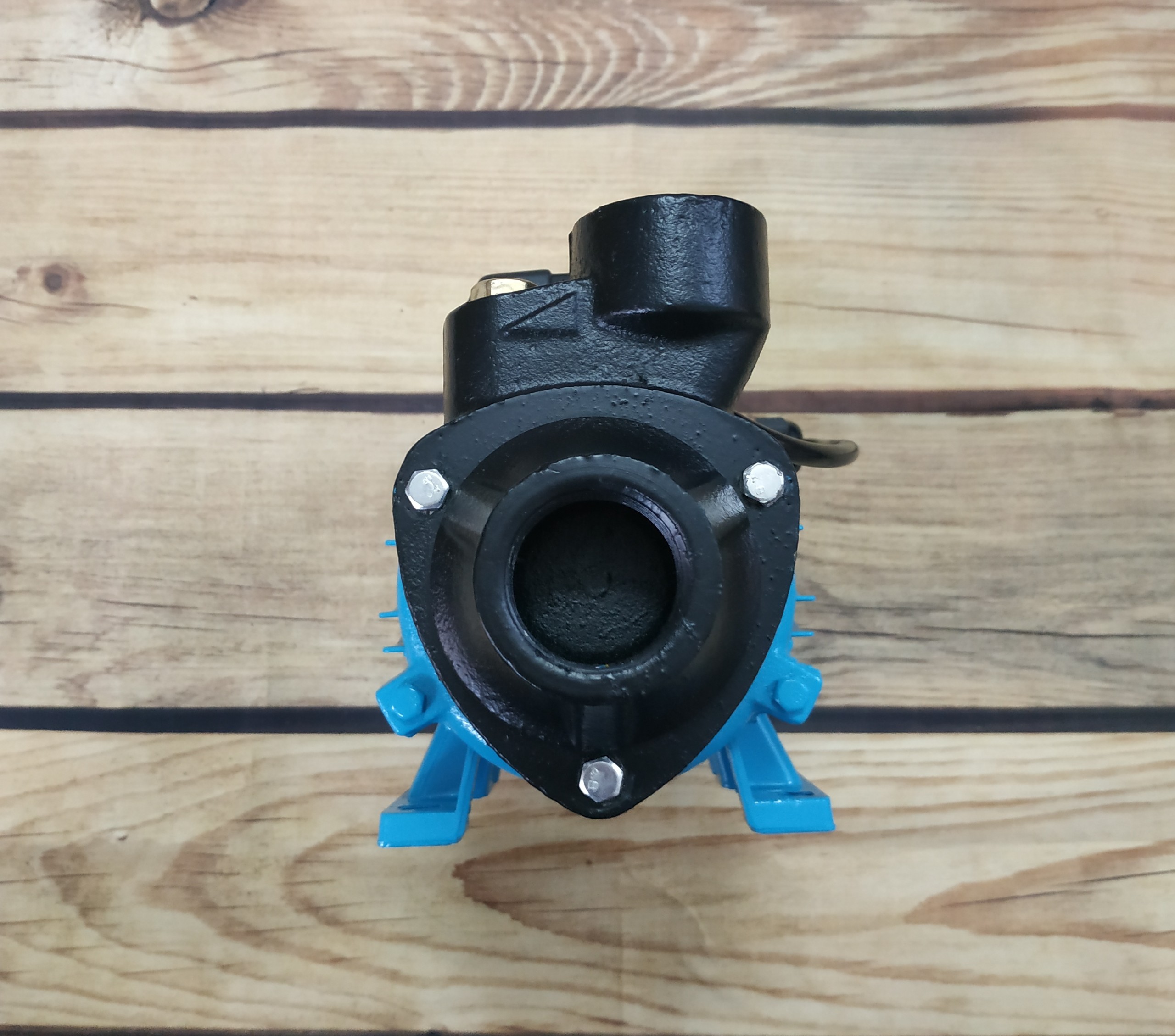 Máy bơm nước tăng áp Kazuma 370W 1/2HP