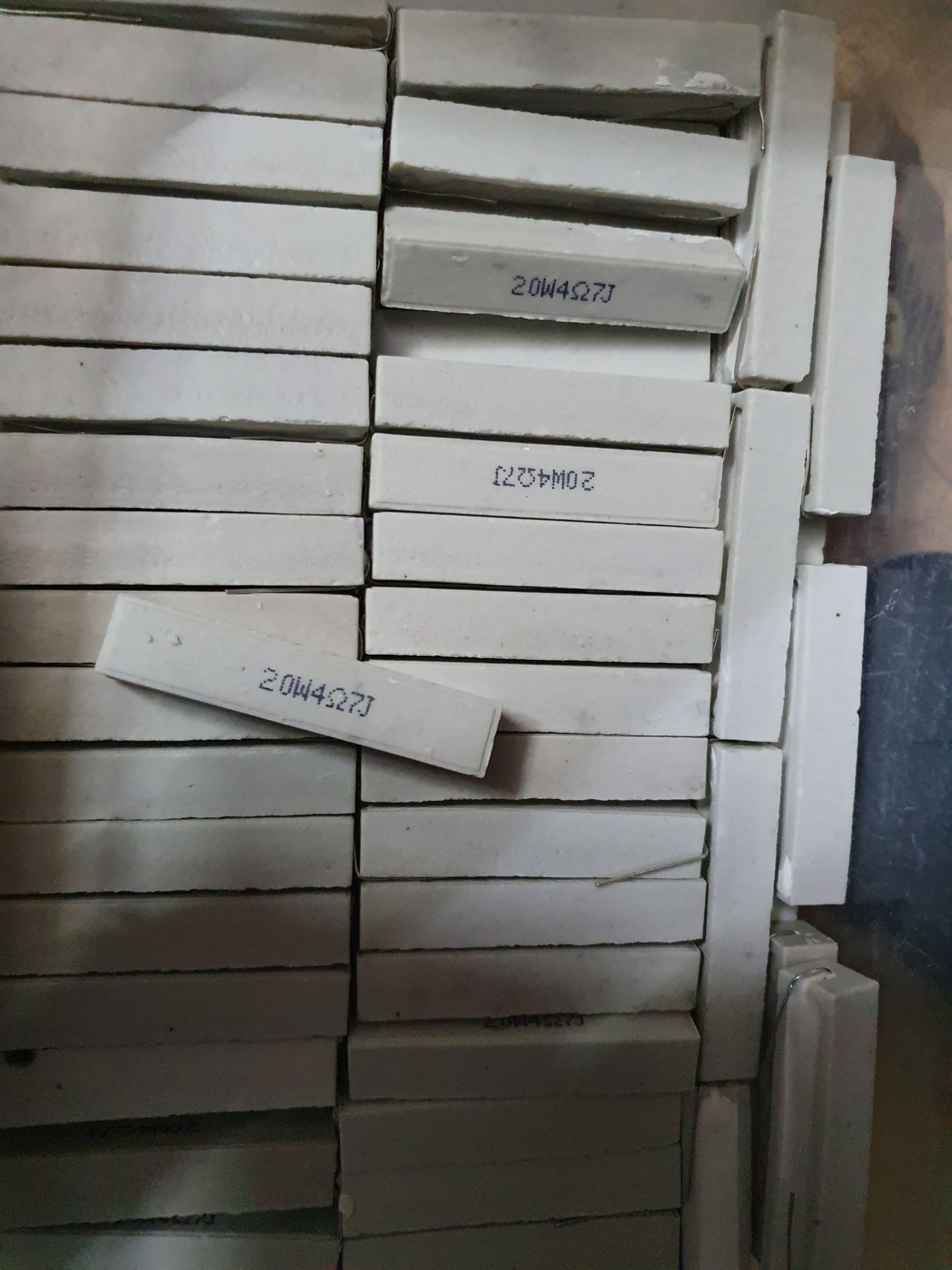5 con trở sứ 4,7 ôm 20w