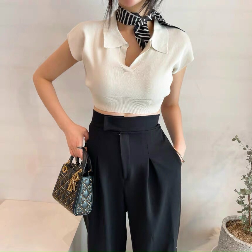 Áo len mỏng croptop cổ V tay hến