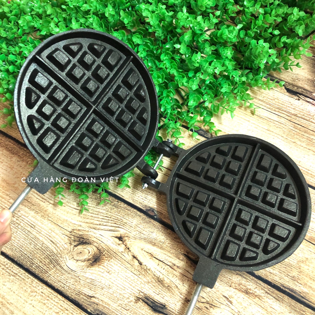 Khuôn Bánh Kẹp Tàn Ong Chống Dính - Khuôn Nặng 1300g - Chất liệu : gang dày phủ lớp chống dính - cán gỗ - Khuôn mới sử dụng vệ sinh sạch sẽ