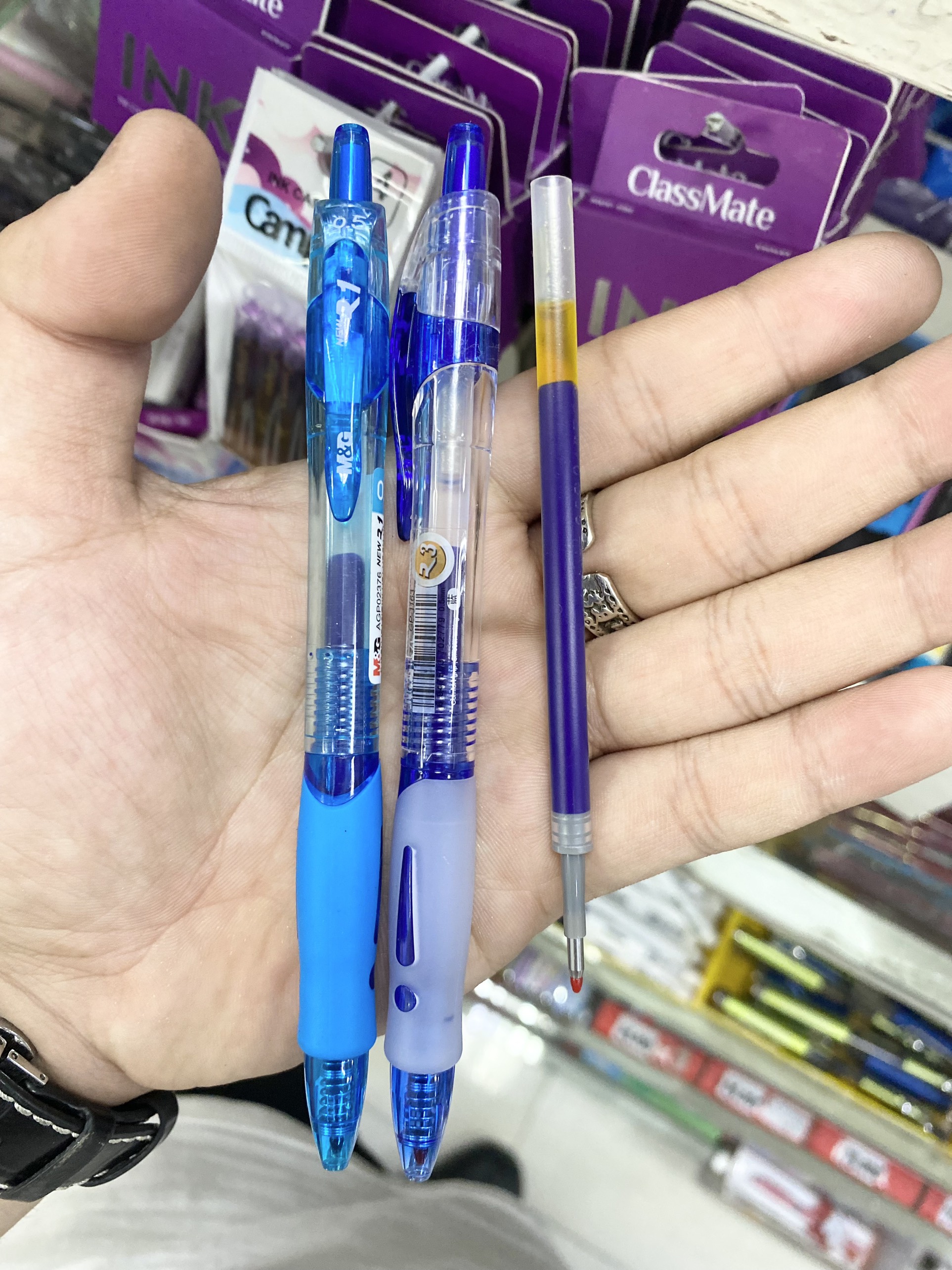 Bút Bi Nước Béo M&G R3 1163 (xanh,đỏ,đen tuỳ chọn)