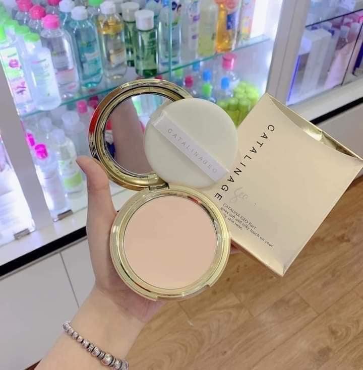 Phấn phủ Geo Lamy vàng siêu mịn Catalina Golden Pact – Hàn quốc