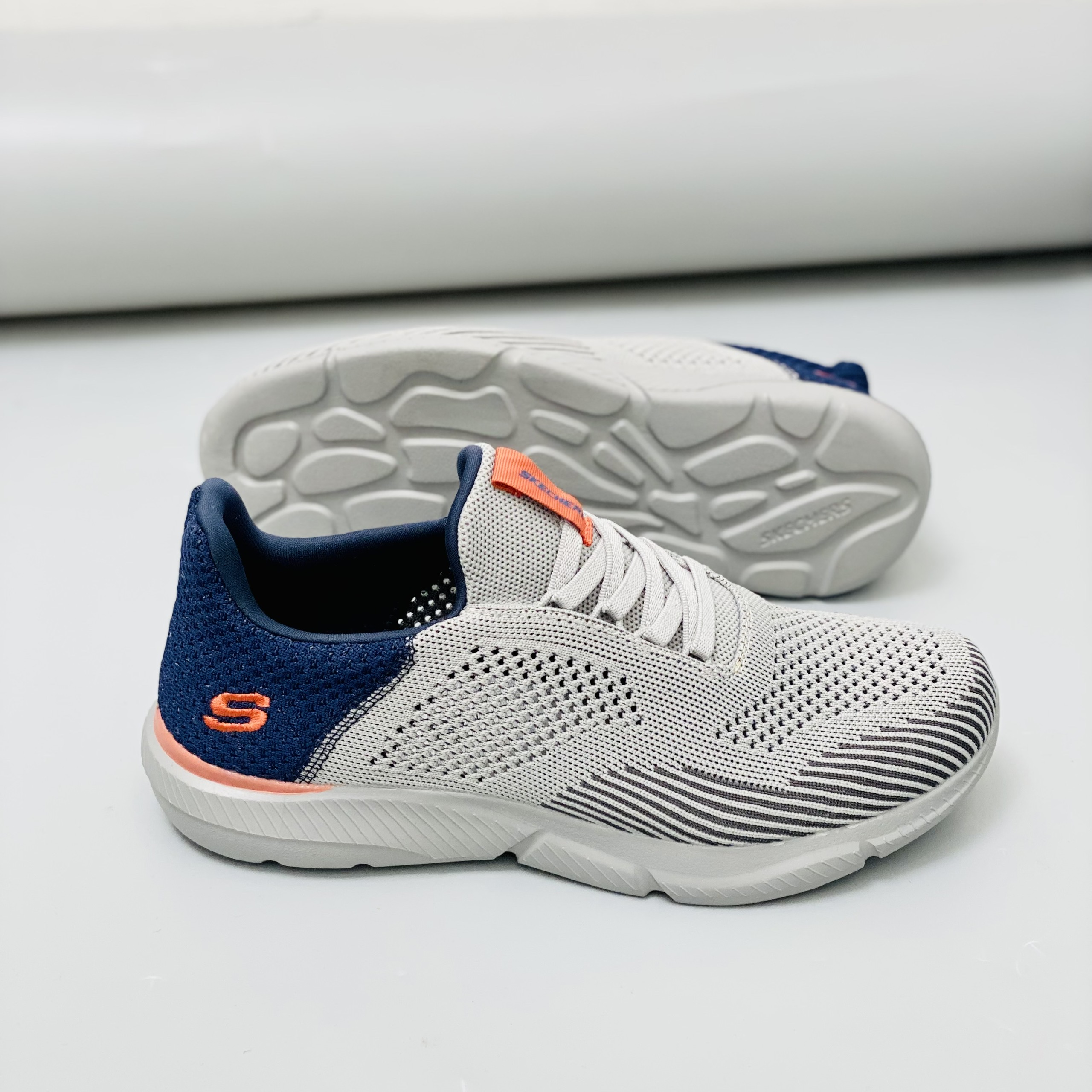 giày thể thao nam skechers xỏ chân