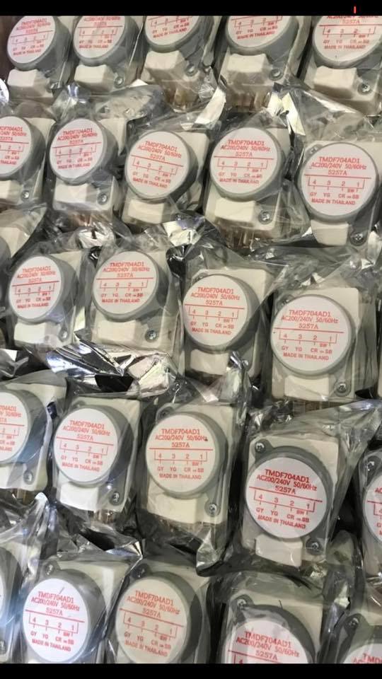 Đồng hồ Timer tủ lạnh thái lan 704 chân nguồn 1-3 tem đỏ