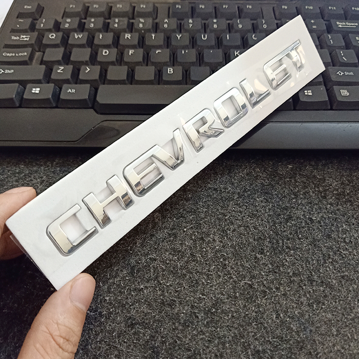 Tem logo nổi Chevrolet dán trang trí đuôi xe