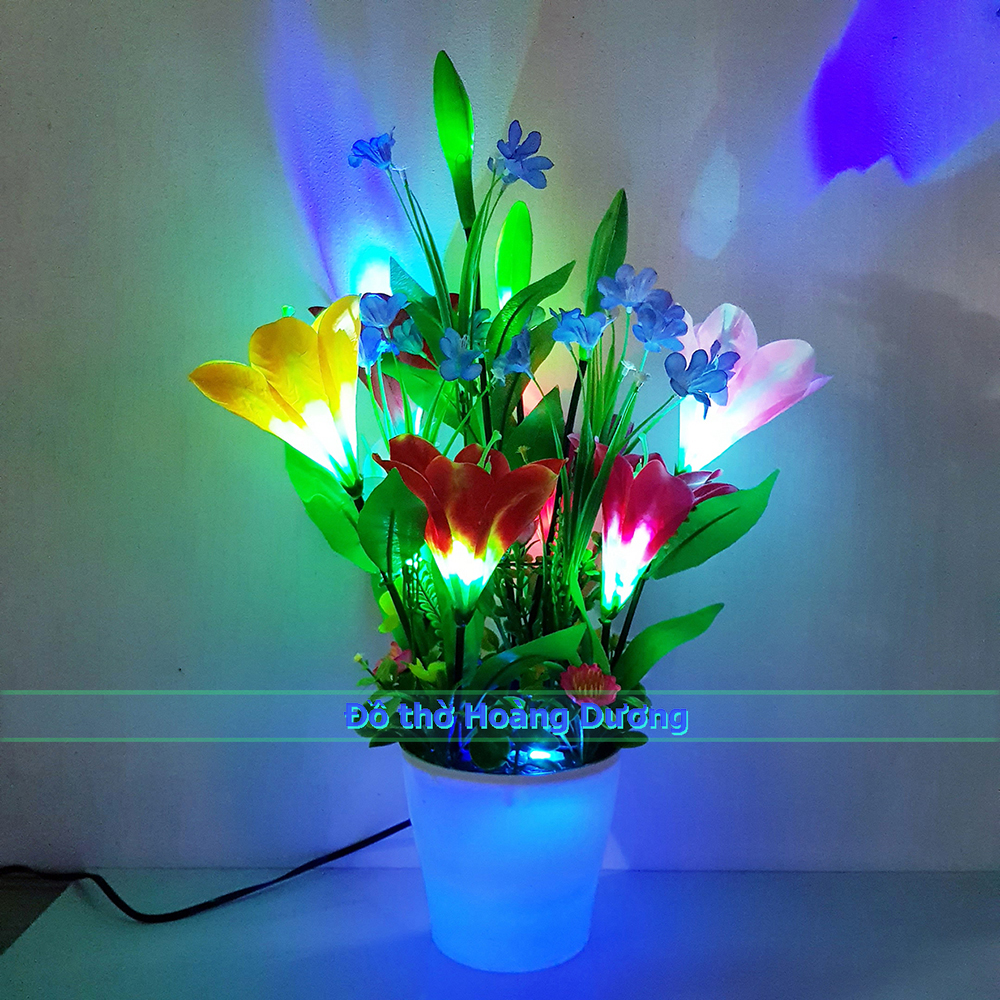 Hoa Ly trang trí có đèn Led đổi màu